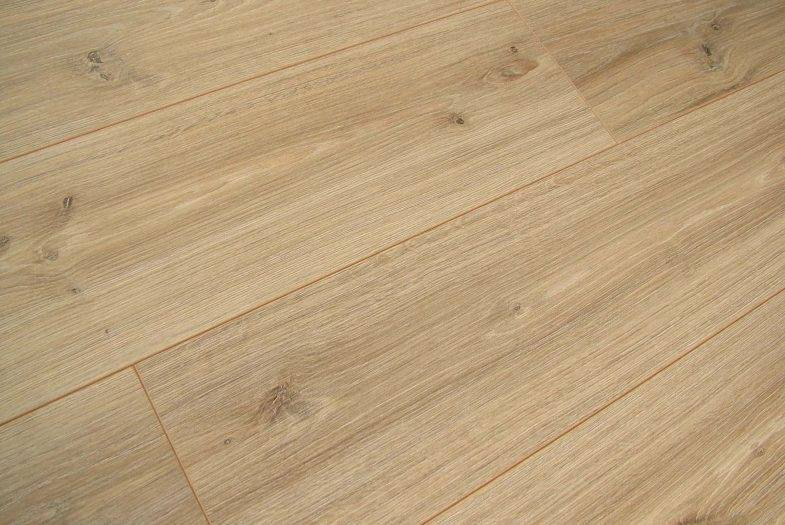 12mm Kronotex Robusto Phalsbourg Oak laminate flooring