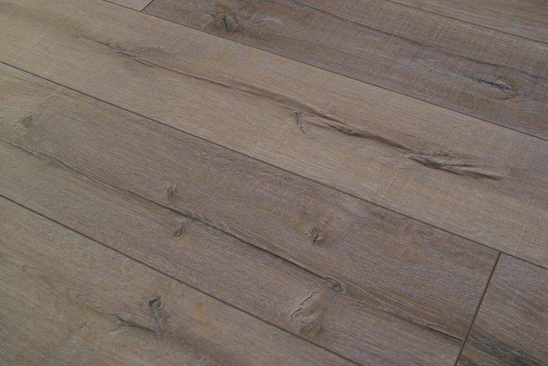 Kronotex Robusto 12mm Rip Oak laminate flooring