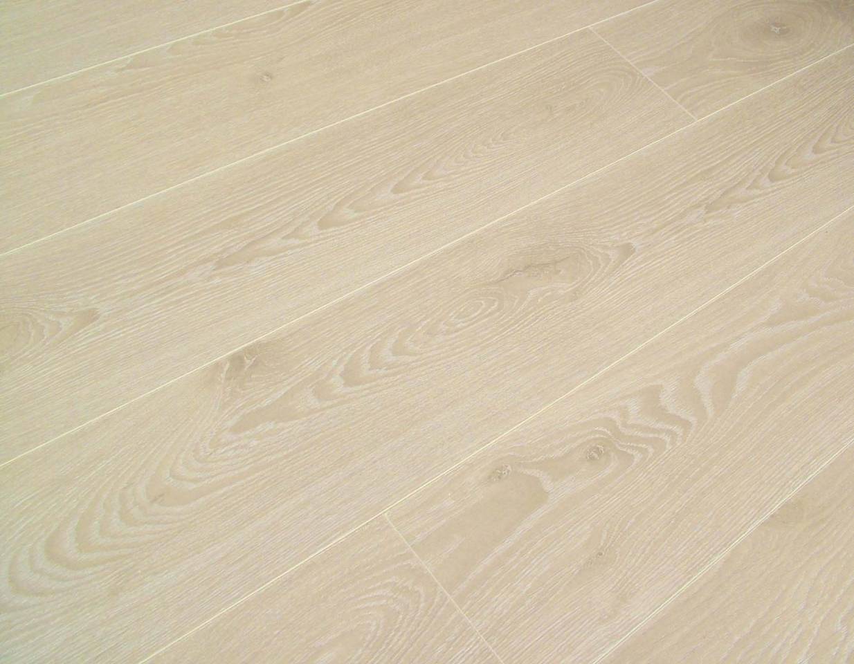 Kronotex 10mm AC5 Amazone Timeless Beige Oak laminate flooring