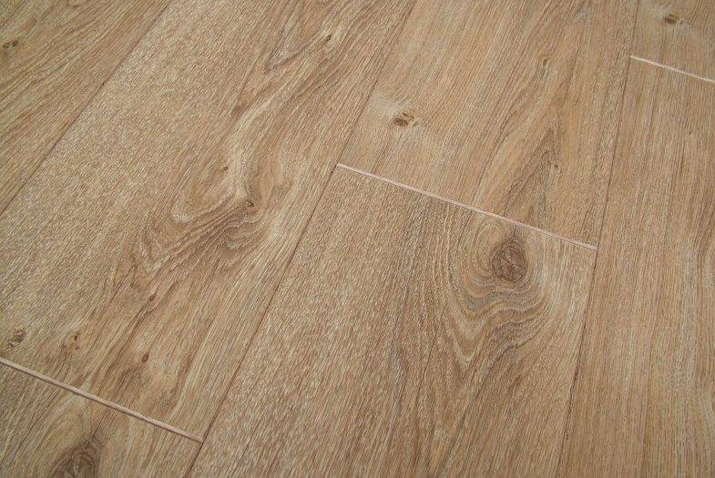 Lifestyle Chelsea Traditional Oak flooring by Balterio