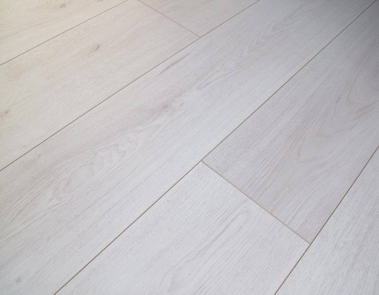Kronotex trend white oak laminate flooring