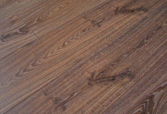 Kronotex Robusto 12mm Timeless Oak laminate flooring