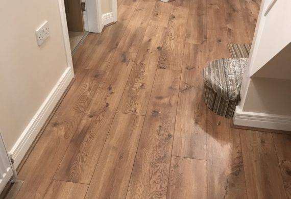 Kronoswiss Cavallo Oak laminate floor fitting job