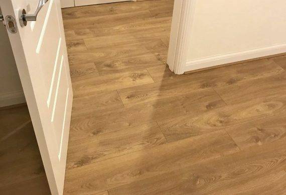 Kronoswiss 12mm Zermatt Oak laminate floor fitting