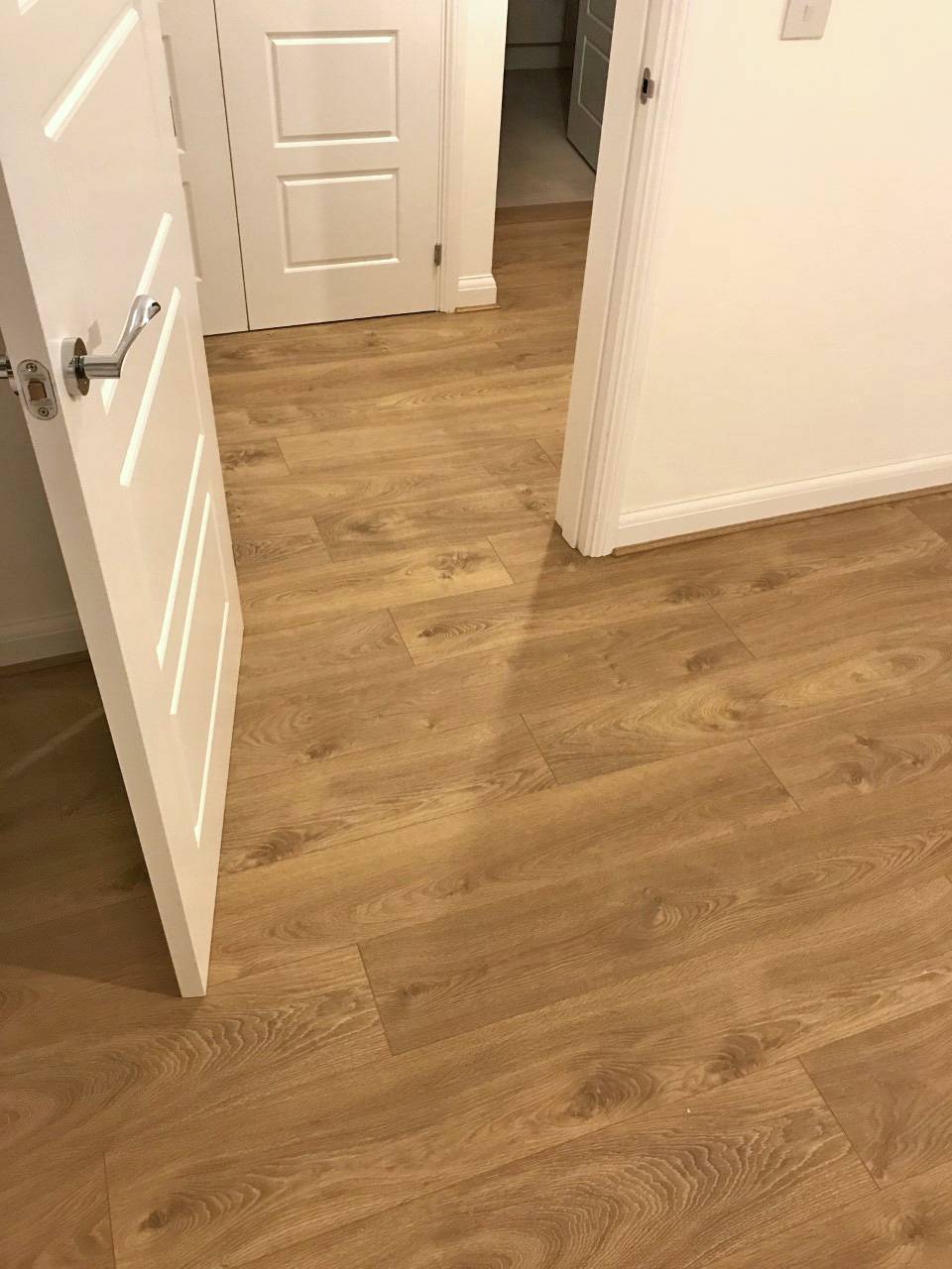 Kronoswiss 12mm Zermatt Oak laminate floor fitting